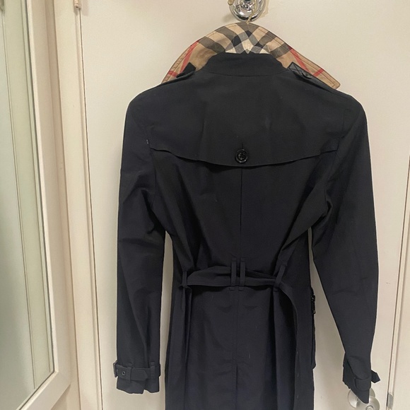 Burnerry New Woman’s Double Breasted Short Trench - Picture 3 of 3